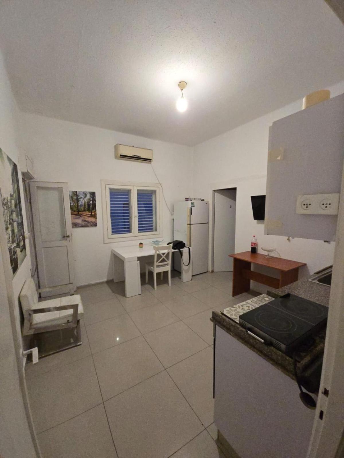 Mendale Simply House In Heart Of Tlv Near Freshman *